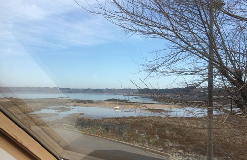 Cotes d'Armor House | Gite LES Pieds Dans L'eau