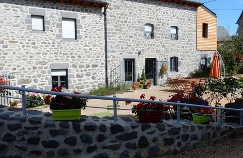 Neussargues-Moissac Cottage | Gite Neussargues en Pinatelle, 3 bedrooms, 6 persons