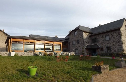 Neussargues-Moissac Cottage | Gite Neussargues en Pinatelle, 3 bedrooms, 6 persons