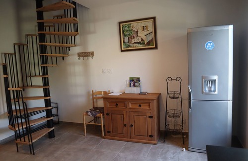 Manosque Cottage | Gite Oléa, surrounded by olive trees with private heated pool