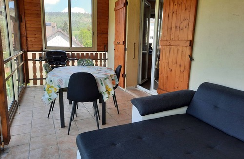 Foncine-le-Haut Apartment | GITE PERCE NEIGE HAUT JURA CALM AND WARM.