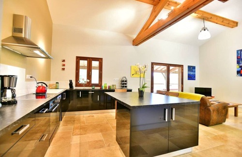 Les Artigues-de-Lussac House | GITE PLAISIR DU CHENE - 12 people