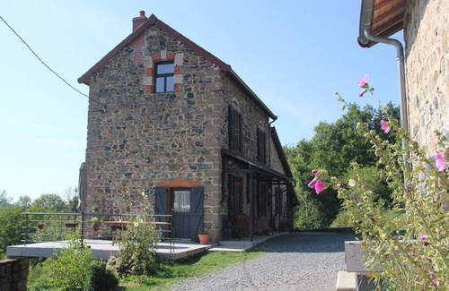 Lavoine House | Gîte Via Nova - 12 pers. Peacefulness and nature in Lavoine, France