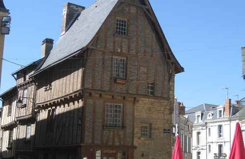 Genneton Cottage | Gite With Private Pool And Garden In A Village Location - 3 night min stay