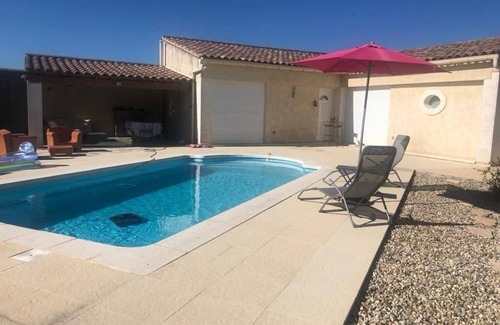 Seguret House | Gîte with swimming pool near Vaison-la-Romaine