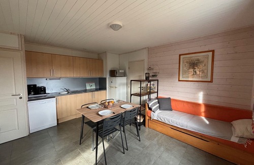 Ruoms Ski Chalet | Gîte with trees, Via Ardèche access, swimming pool, large covered terrace,