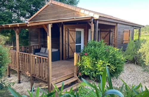 Ruoms Ski Chalet | Gîte with trees, Via Ardèche access, swimming pool, large covered terrace,