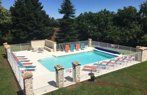 Sauze-Vaussais House | Gites dans les Champs