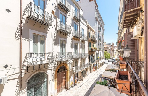 Centro Storico Apartment | Giudici Three Bedrooms Apartment