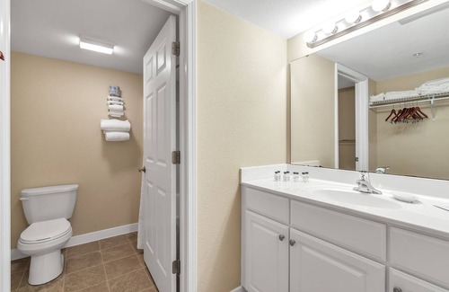 Kelleys Island Hotel | Glacier Suite at Kelley's Island Venture Resort