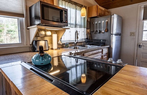 Stanardsville Apartment | Glade Cottage at White Lotus Eco Spa Retreat