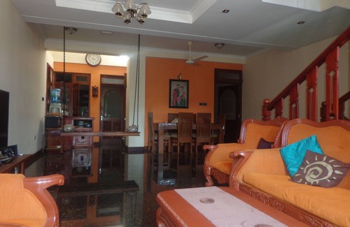 Kandy House | Gladsome Homestay 15 minutes to walk to Kand lake , Peak view , Budda Temple