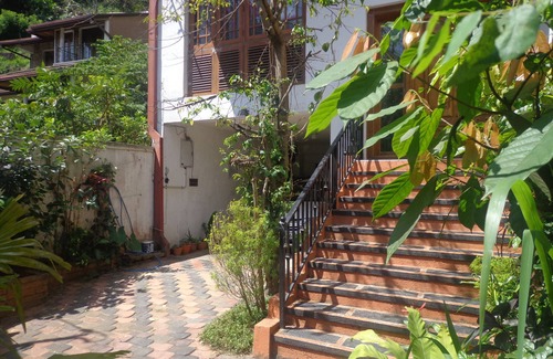 Kandy House | Gladsome Homestay 15 minutes to walk to Kand lake , Peak view , Budda Temple