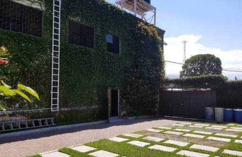 Sector 2 Apartment | Gladys Room