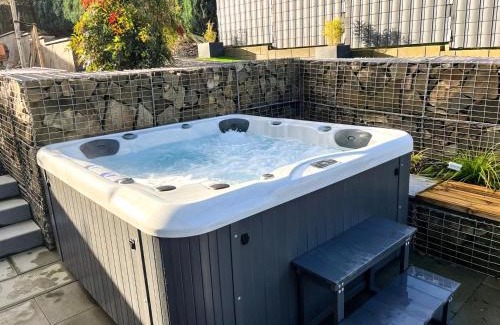 Kronenburg House | Glamorous Cottage Chimney Sauna