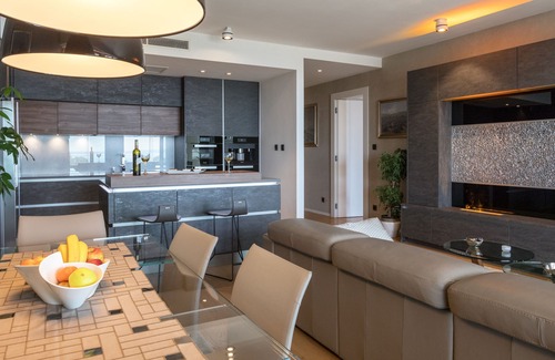 Znjan Apartment | Glamorous Gabby Luxury Sea View Apartment