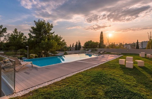 Znjan Apartment | Glamorous Gabby Luxury Sea View Apartment