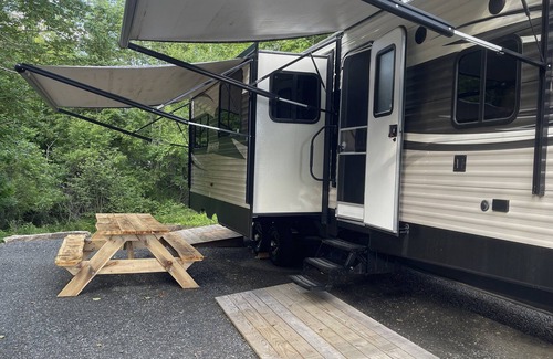 North Creek House | Glamping at Camp Locust