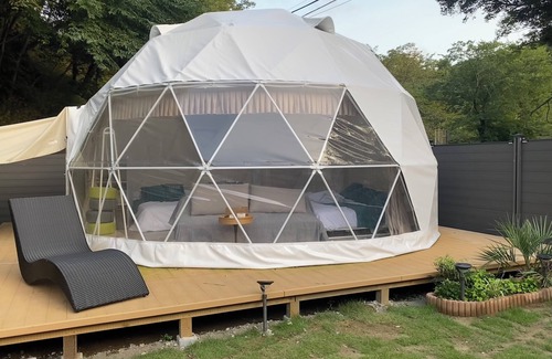 Futtsu Cottage | Glamping for private use of an entire building! Barbecue & watch a movie on the projector screen on the 16 square meter patio with a view of the Minato River! Accommodates up to 10 people!