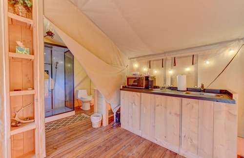 Johnson City RV Rental | Glamping with AC: Free Wine Tasting at 12 Fires