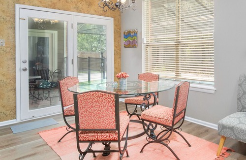 Mandarin House | ~Glass Splash Pad Sleeps 12 Heated Pool & Spa~