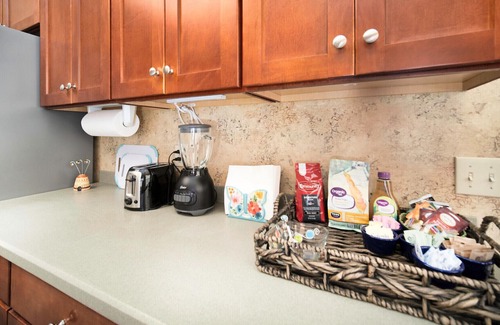 Mandarin House | ~Glass Splash Pad Sleeps 12 Heated Pool & Spa~