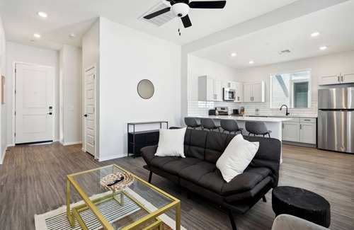 Sundance House | Gleaming Contemporary Home Pool BBQ