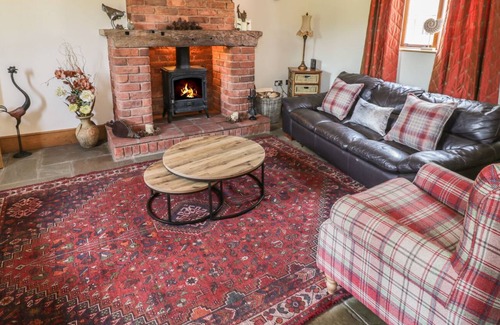 Kidderminster House | GLEBE BARN, pet friendly, luxury holiday cottage in Kidderminster