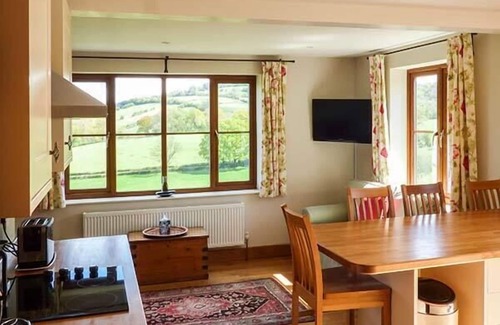 Coed-Y-Paen Cottage | GLEBE FARM COTTAGE, family friendly, with a garden in Llandegveth