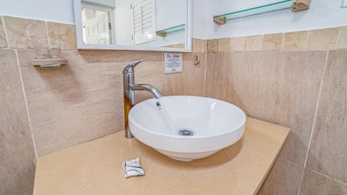 Umhlali Beach Apartment | Gleisner Hospitality -Saw Sea
