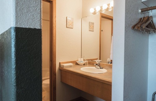 Hoodsport Hotel | Glen Ayr Resort