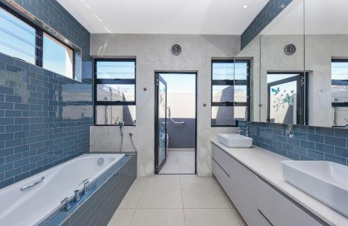 Glenhazel House | Glenhazel house 3BR Unit C