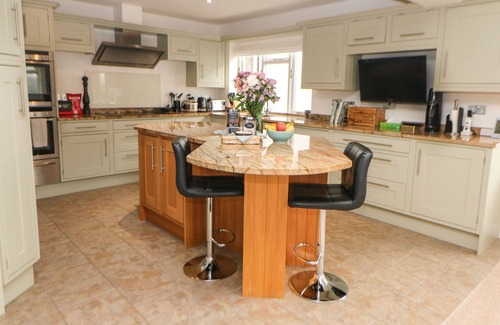 Millthorpe House | GLENHURST, family friendly, with open fire in Holmesfield