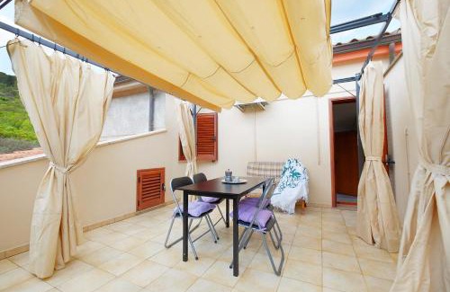 Teulada Apartment | Glicine e sole