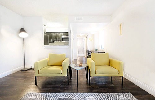 North Dallas Apartment | Global Cup Modern Comfort + Dallas City Flat