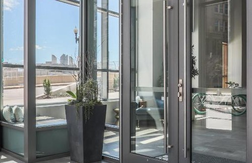 Chinatown Apartment | Global Luxury Suites at The Theater District