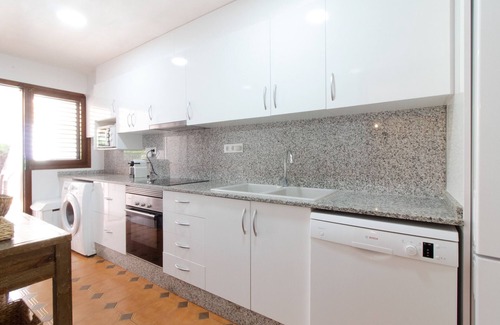 Canet de Berenguer Ski Chalet | Global Properties: Townhouse with pool on Canet beach