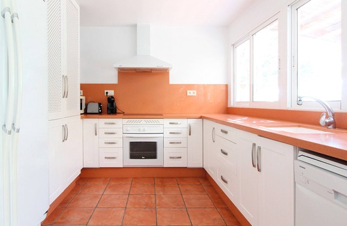 Playa de Almarda House | Global Properties: Townhouse with sea views on Corinto beach