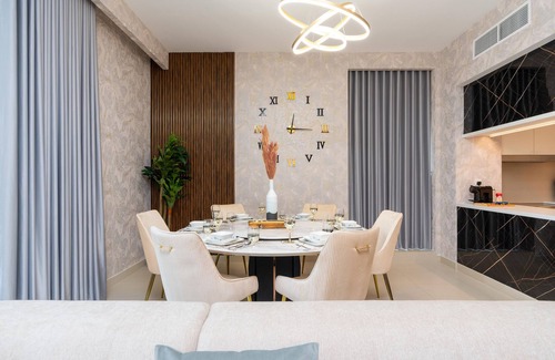 Dubai Apartment | GLOBALSTAY. Creek Horizon Tower 2