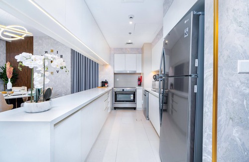 Dubai Apartment | GLOBALSTAY. Creek Horizon Tower 2