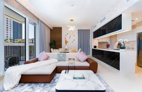 Dubai Apartment | GLOBALSTAY. Creek Horizon Tower 2