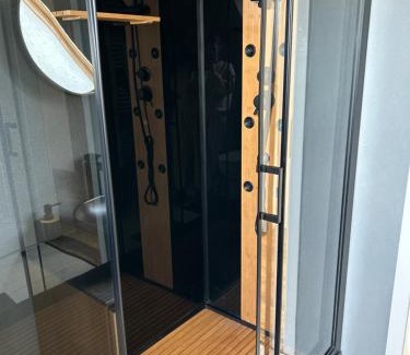 Calatele Ski Chalet | Gloria’s Cabin - A frame cabin