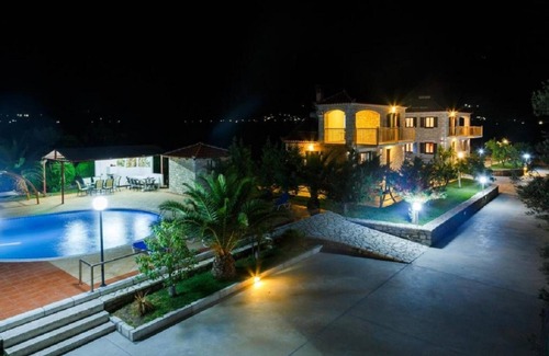 Paralio Astros Villa | Glyfada Villas ||