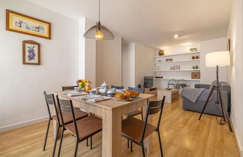 San Felipe Neri Apartment | GMC Turistics - The Picasso Neighborhood House