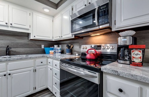 Camelback East Condo | Go Golf! Water Views. Big Patio! Discounts Avail! 30 Night Minimum!