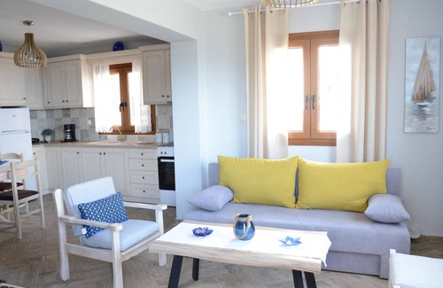Sourpi Apartment | Goddess Athena Apartment