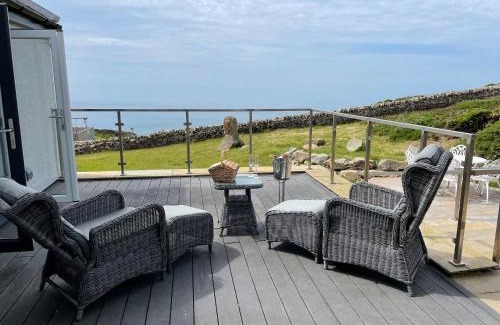 Holyhead House | Goferydd, South Stack, Anglesey, 4 bed luxury home, hot tub, dog friendly
