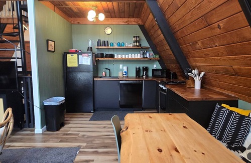 Sky Valley House | Golden A Frame- 3 bedroom with hot tub and community amenities