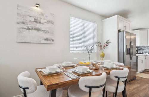 Stockton House | Golden Hill 3BR Sleeps 8 Near Zoo & Downtown