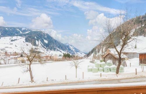 Rauris Apartment | Golden Lodges Rauris Resort with ski storage